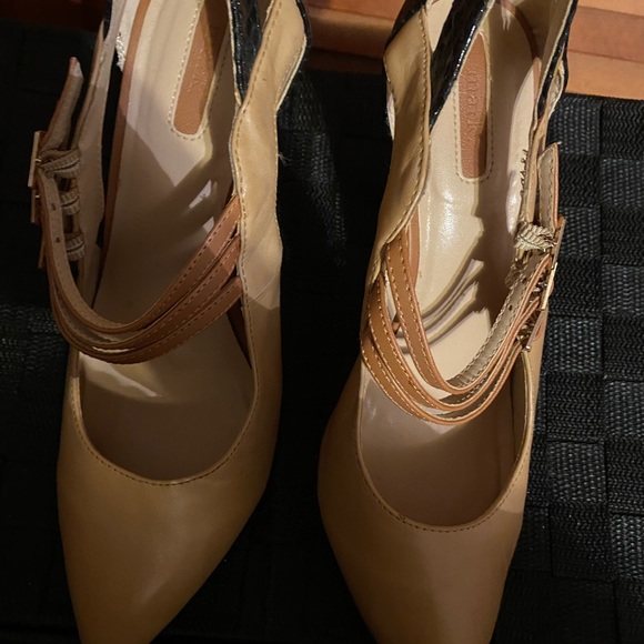 Heels - Picture 9 of 9